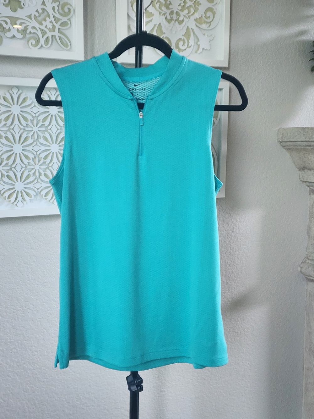 Nike Women’s Sleeveless Zip-Front Tank Top in Aqua